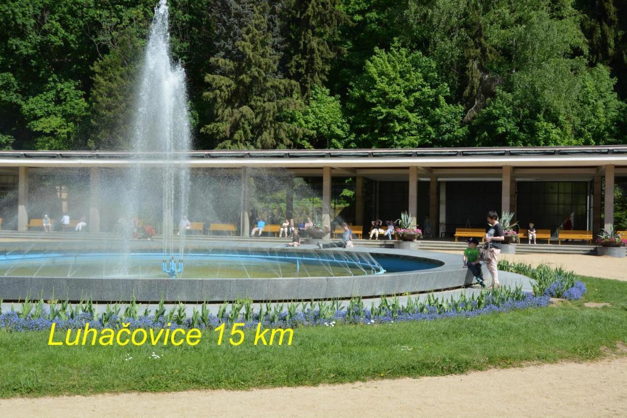 Retro Vila Vendégház Slušovice Kültér fotó